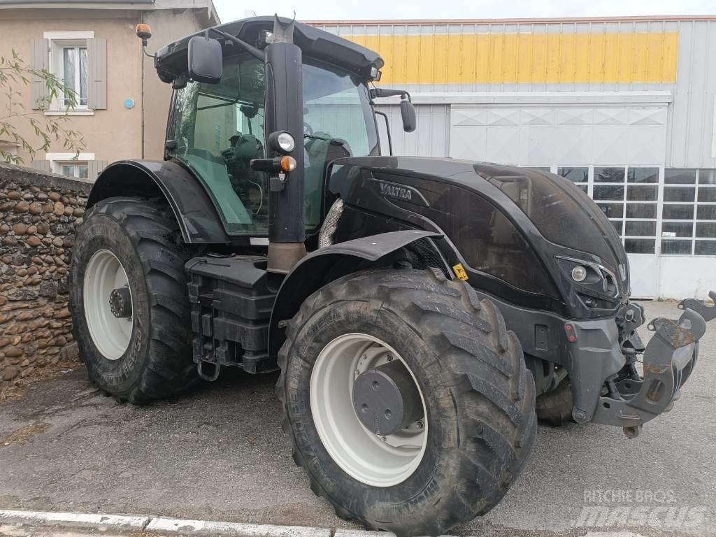 Valtra S 374 Traktorit