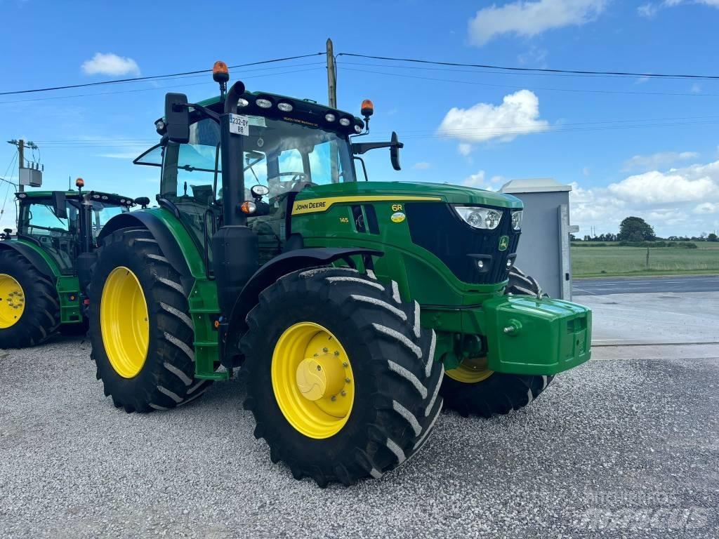 John Deere 6145 R Traktorit