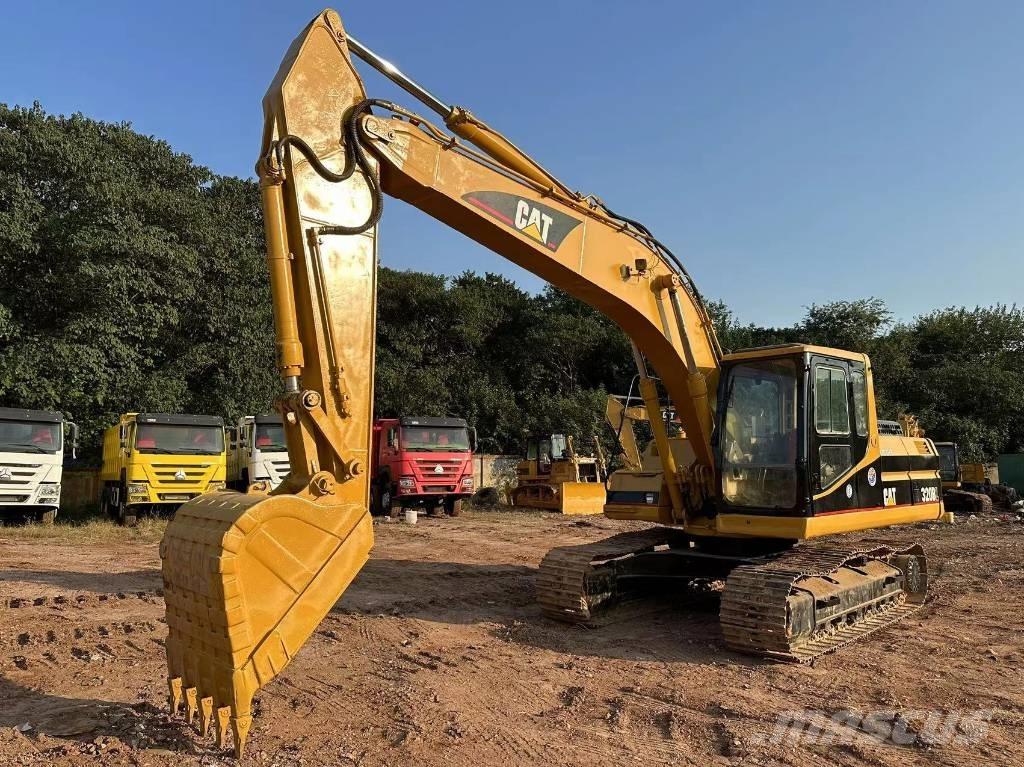 CAT 320 B Telakaivukoneet
