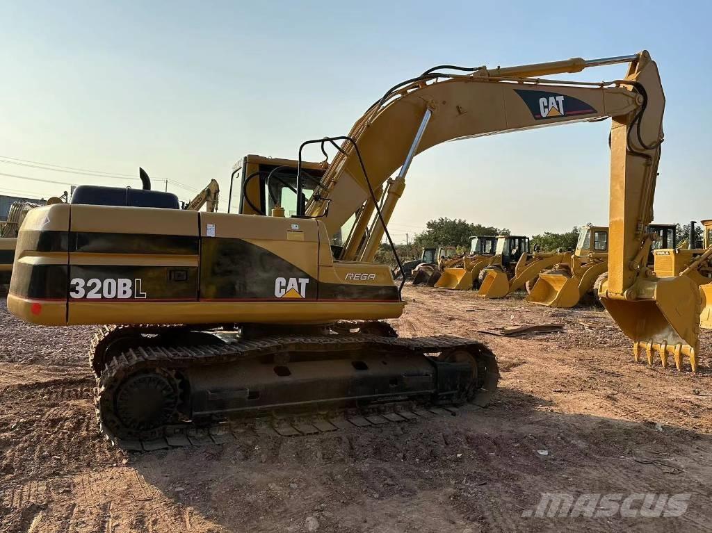 CAT 320 B Telakaivukoneet