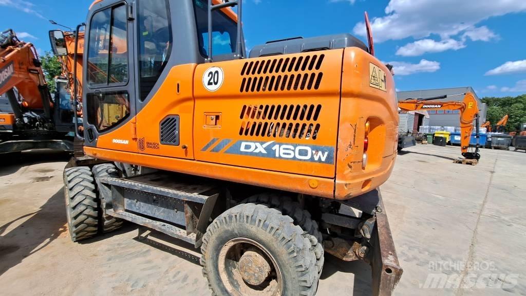 Doosan DX 160 W-3 Pyöräkaivukoneet