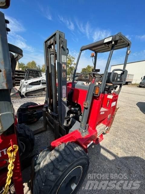 Moffett 4way m55.4 Maastotrukit