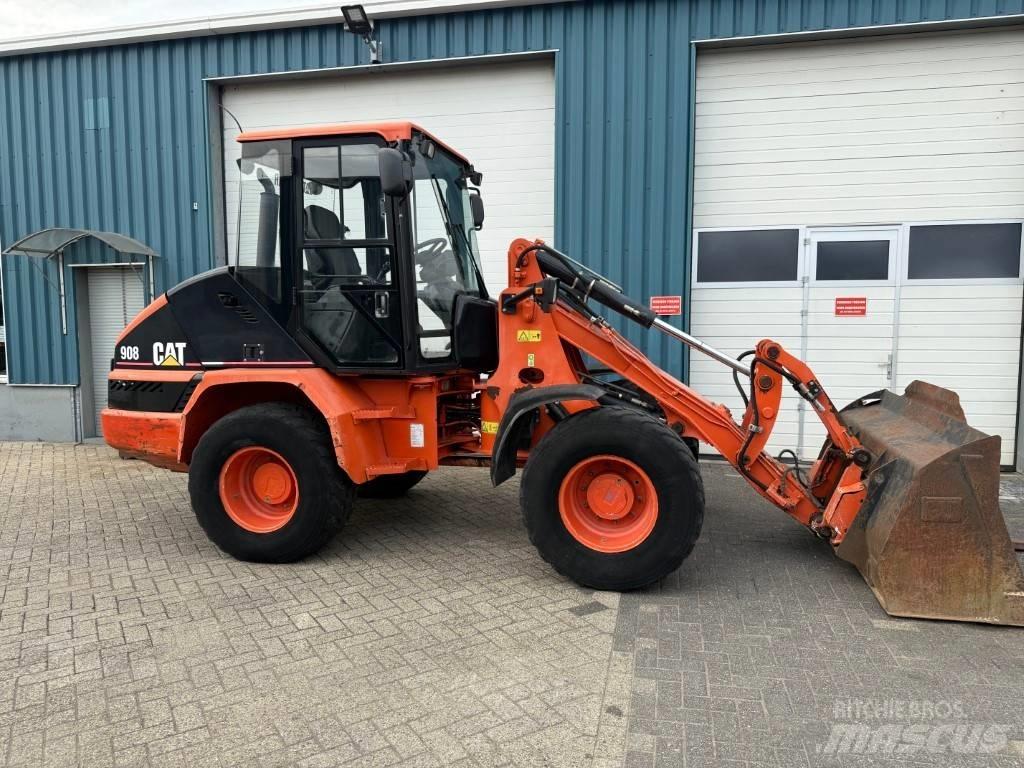 CAT 908 Pyöräkuormaajat