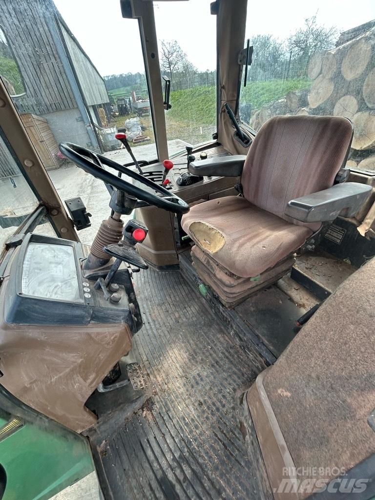 John Deere 6400 Taajamatraktorit