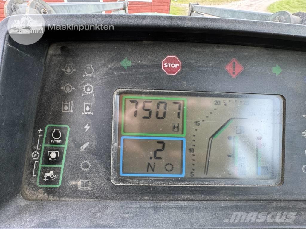 John Deere 7600 Traktorit