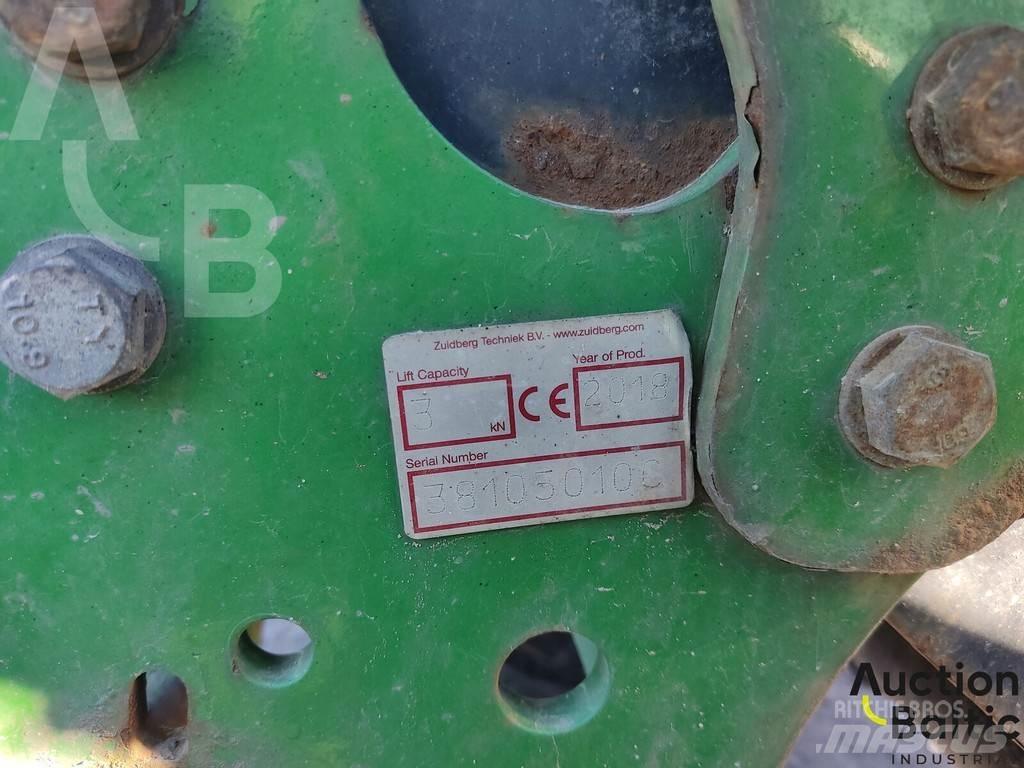 John Deere 2026R Traktorit