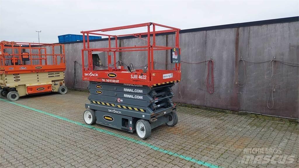 SkyJack SJIII4632 Saksilavat