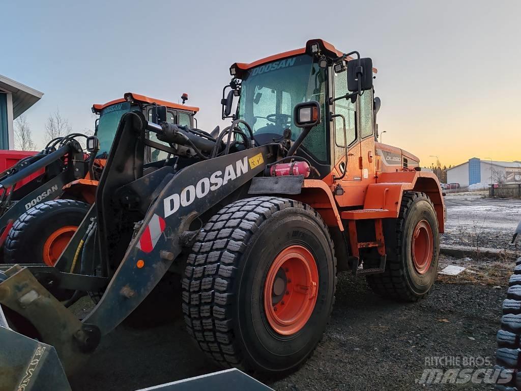 Doosan DL 220 Pyöräkuormaajat