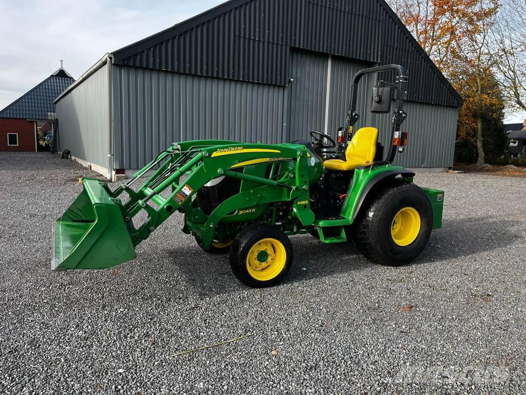 John Deere 3045 R Traktorit