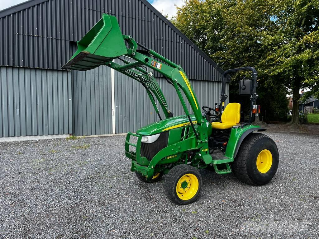 John Deere 3045 R Traktorit