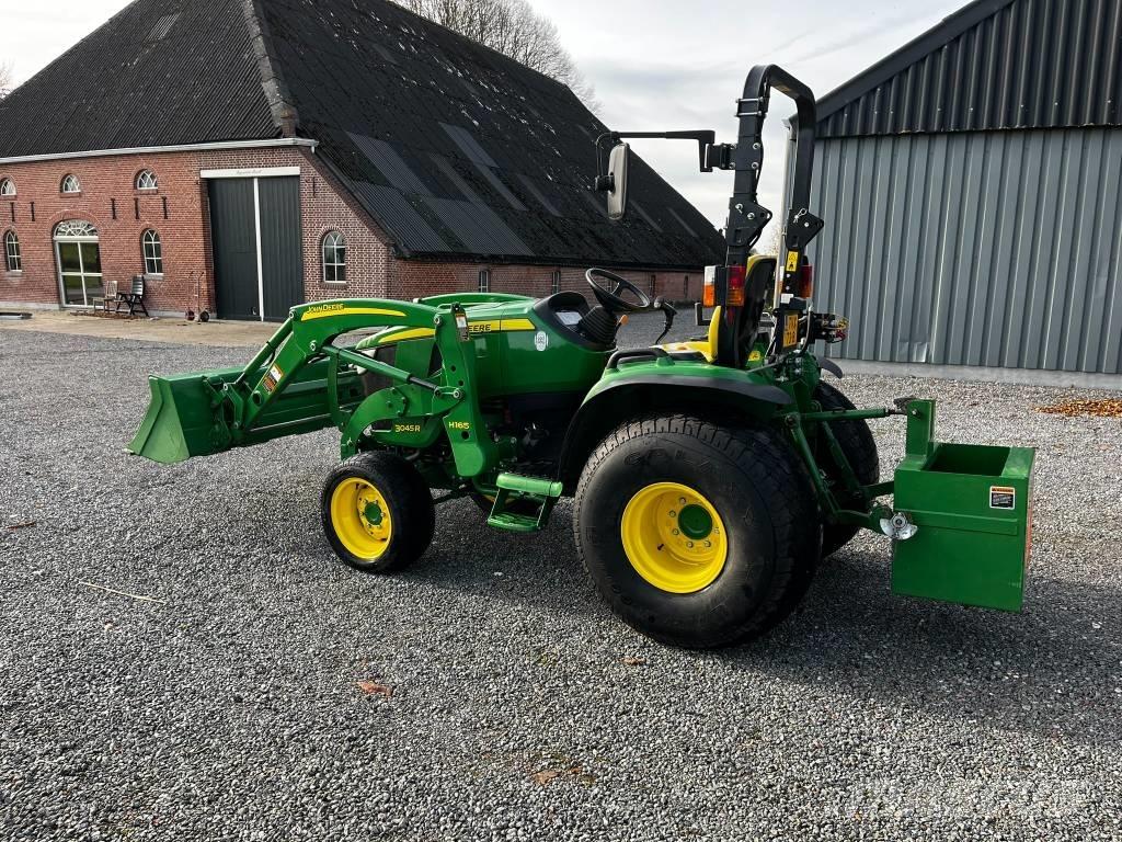 John Deere 3045 R Traktorit