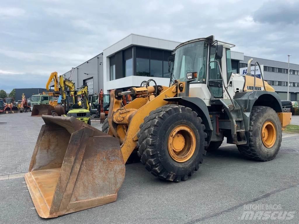 Liebherr L544 Pyöräkuormaajat