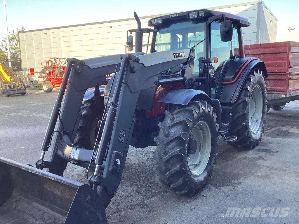 Valtra N141 Traktorit