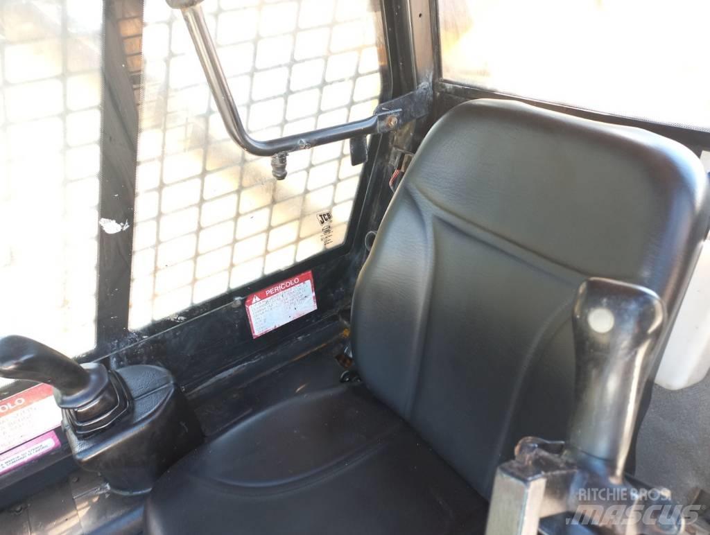 JCB 1110 T Liukuohjatut kuormaajat