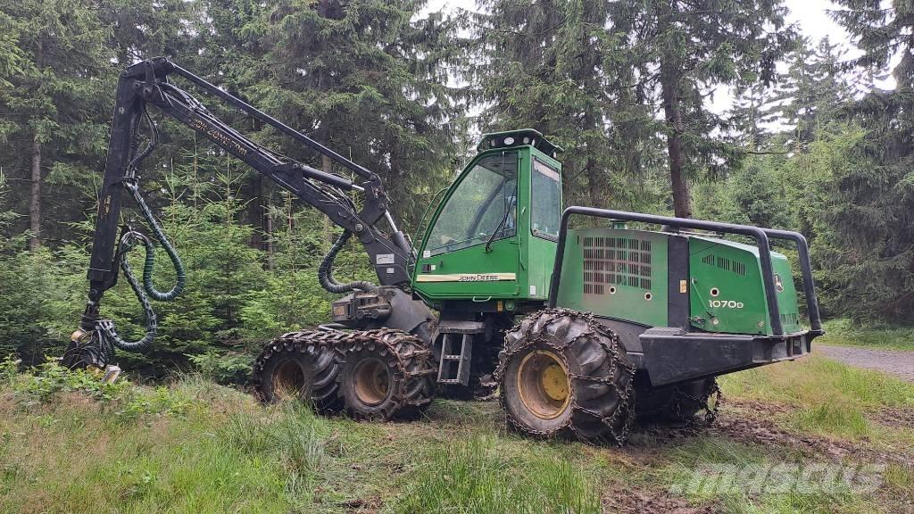 John Deere 1070 D Harvesterit
