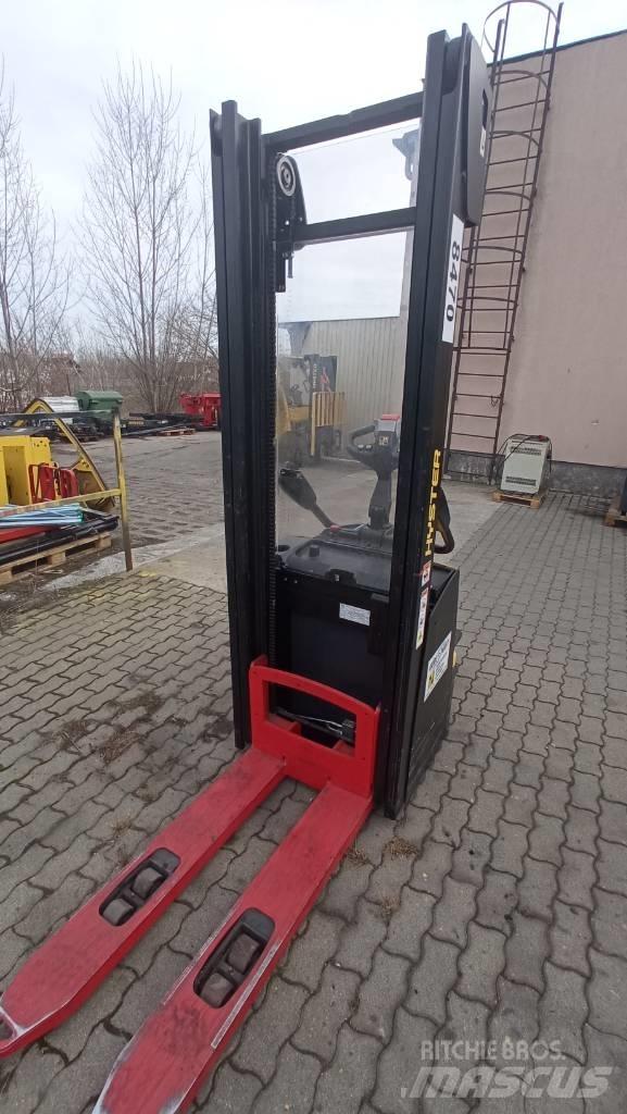 Hyster S1.4S Käyden ajettavat pinoamistrukit