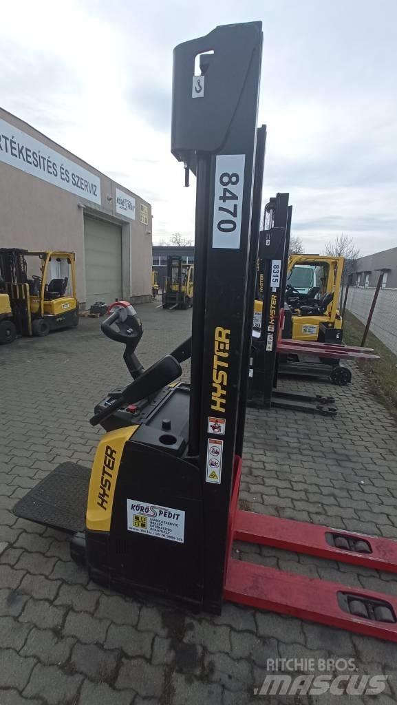 Hyster S1.4S Käyden ajettavat pinoamistrukit