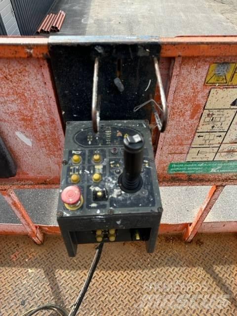 JLG M4069 Saksilavat