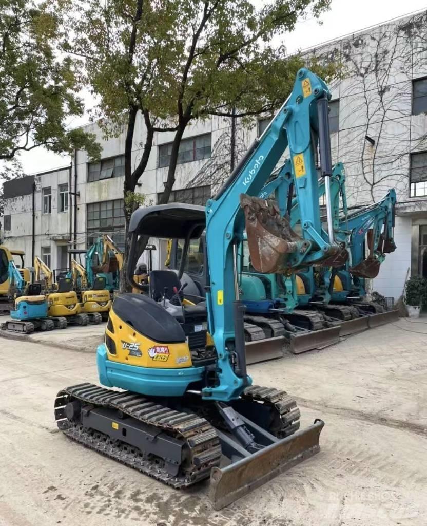 Kubota 25 Minikaivukoneet < 7t