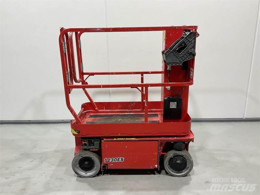 JLG 1230ES Saksilavat