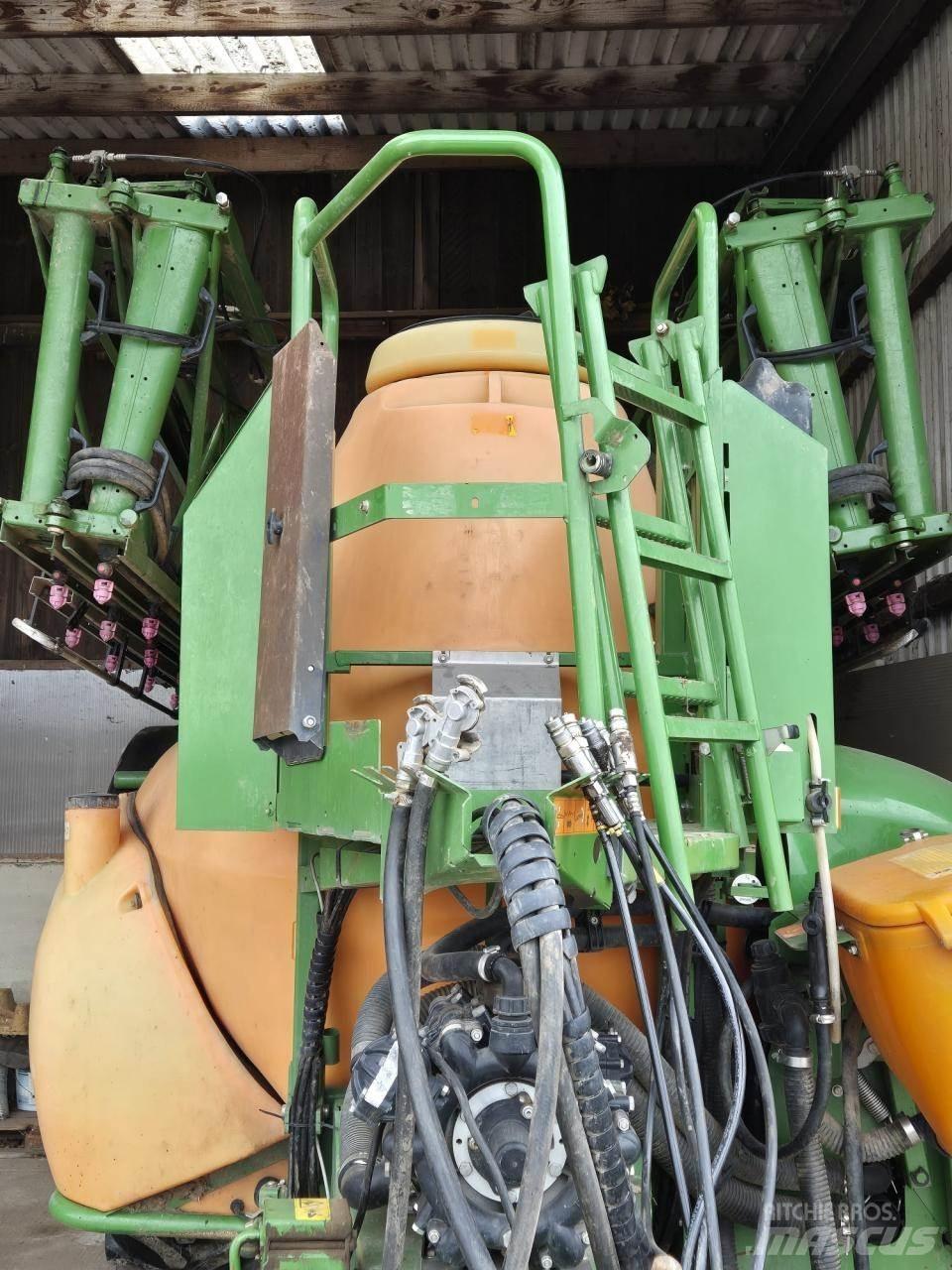 Amazone UX 4200 Hinattavat ruiskut