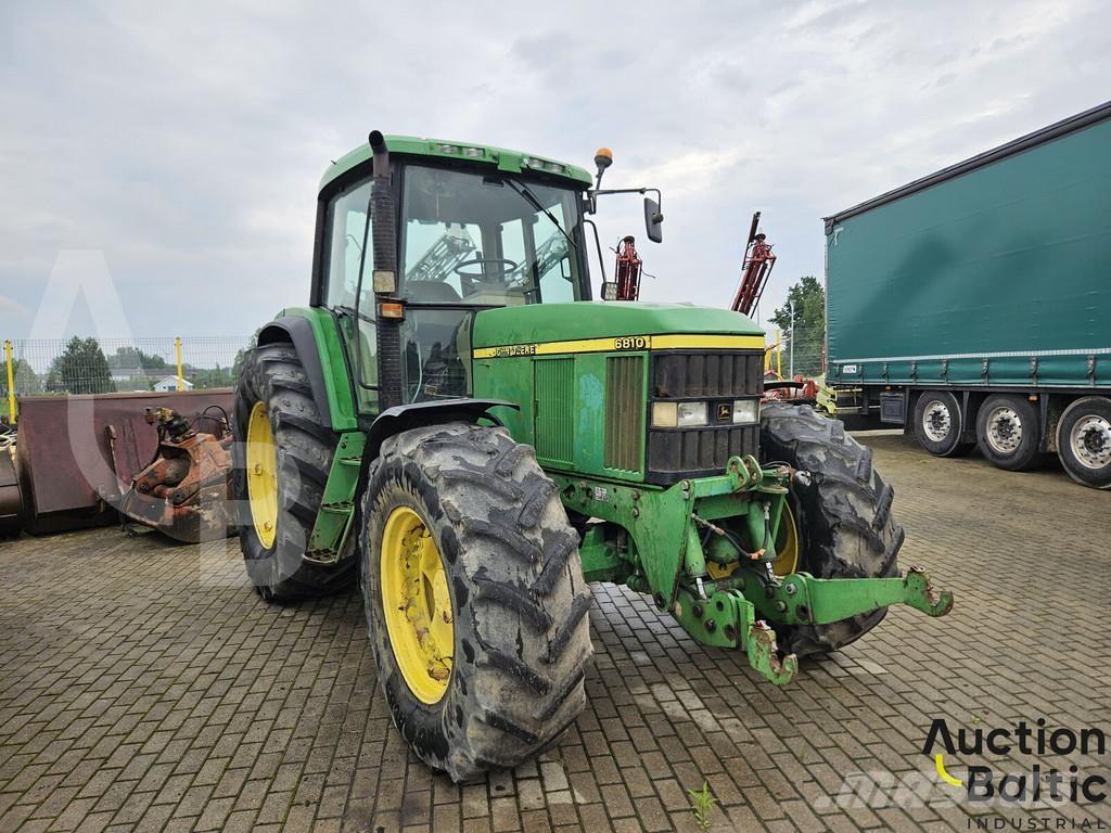 John Deere 6810 Traktorit