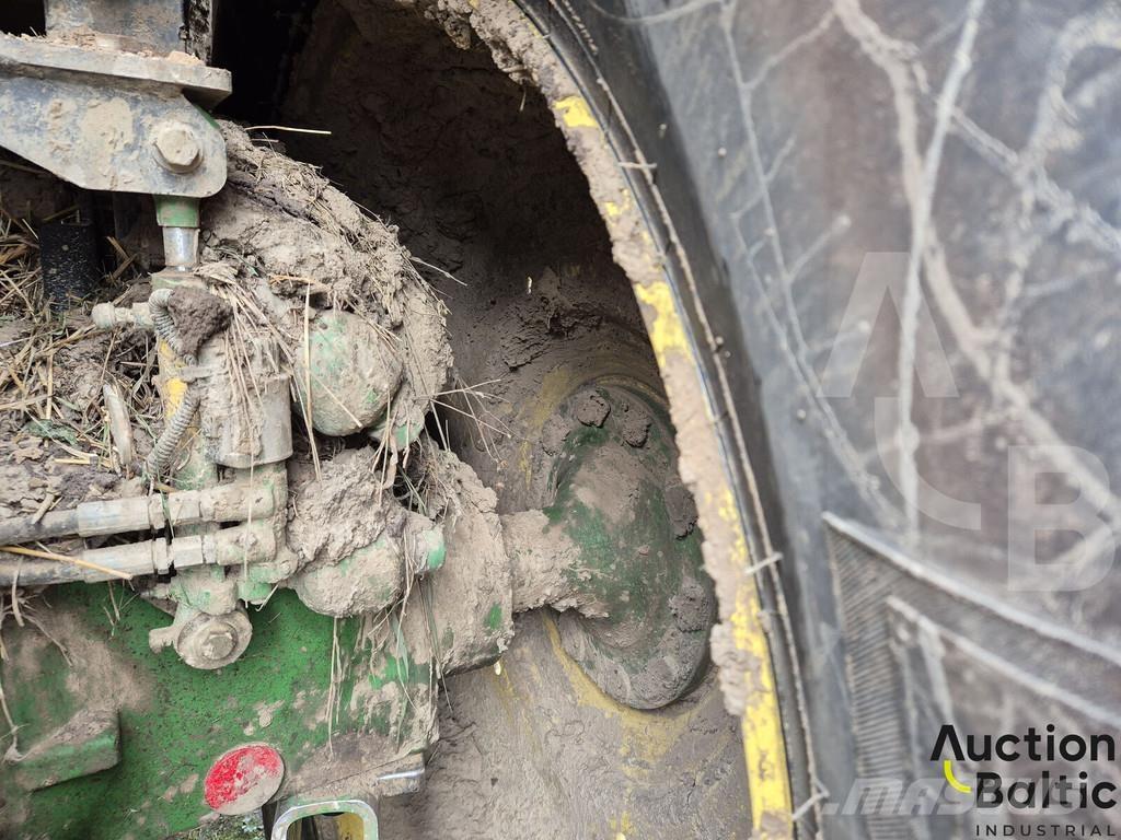 John Deere 6210 R Traktorit