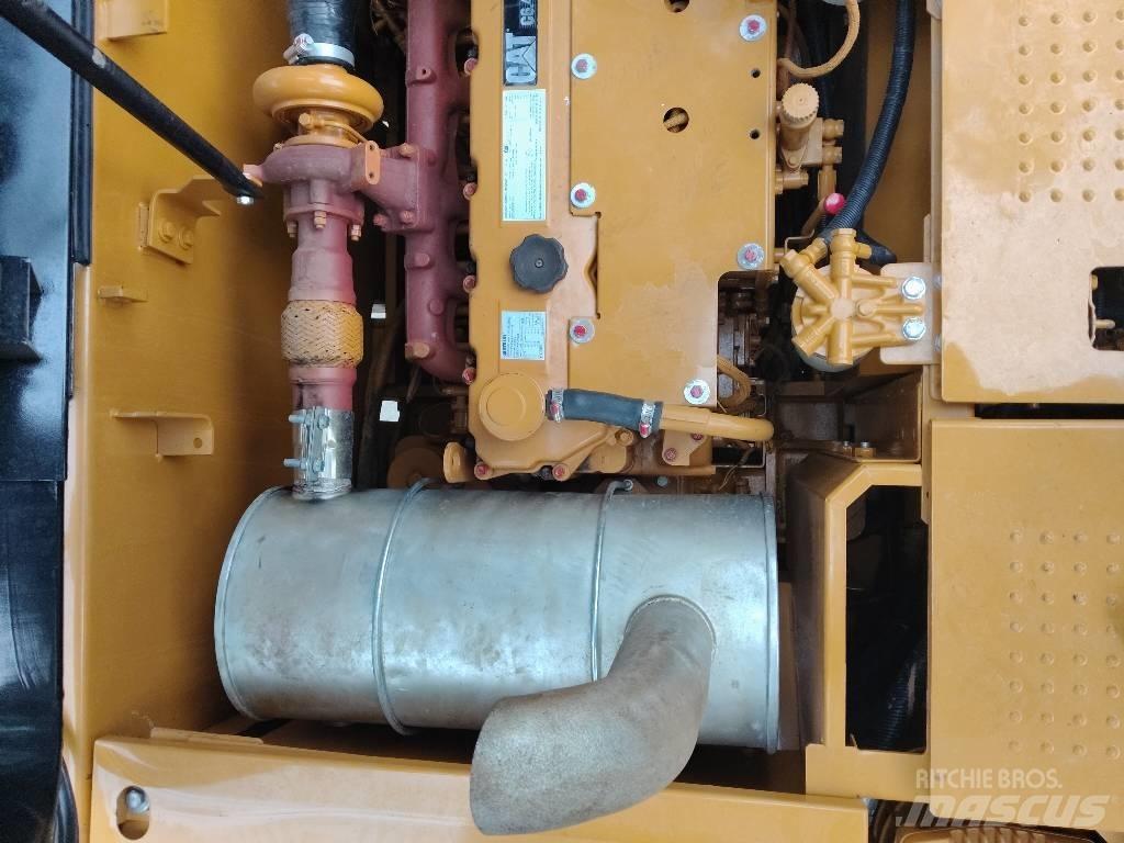 CAT 320 D L Telakaivukoneet