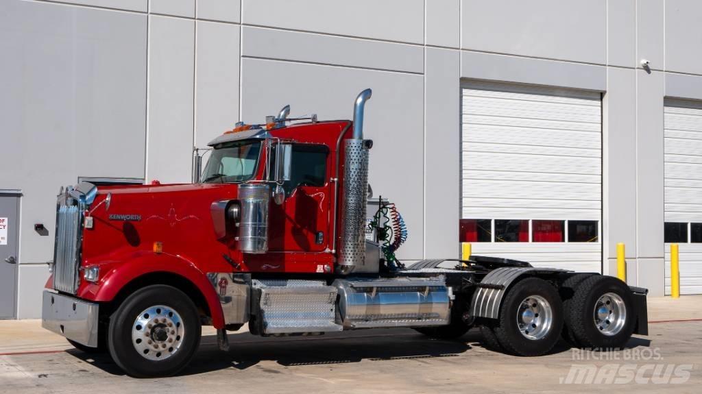 Kenworth W 900 Vetopöytäautot
