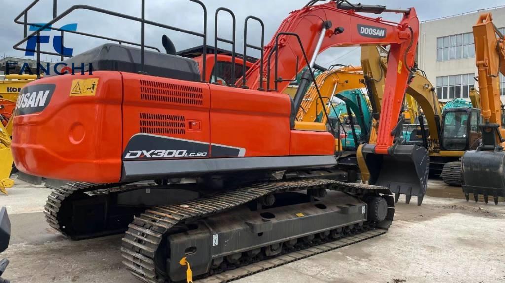Doosan DX 300 LC Telakaivukoneet