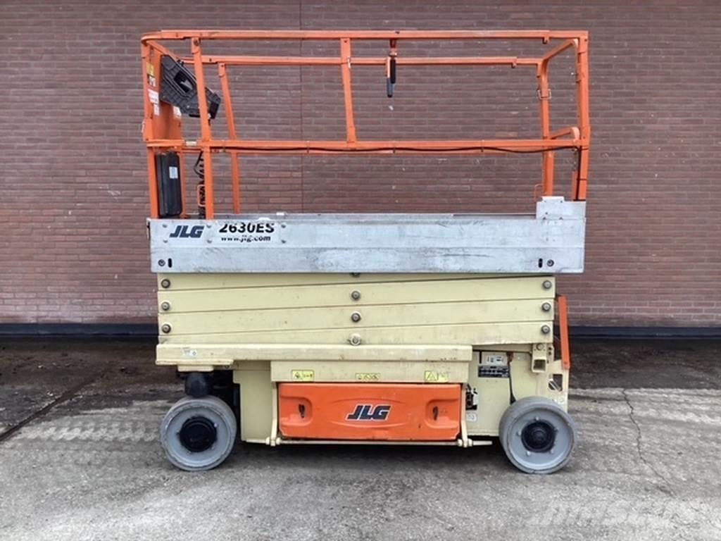 JLG 2630es Saksilavat