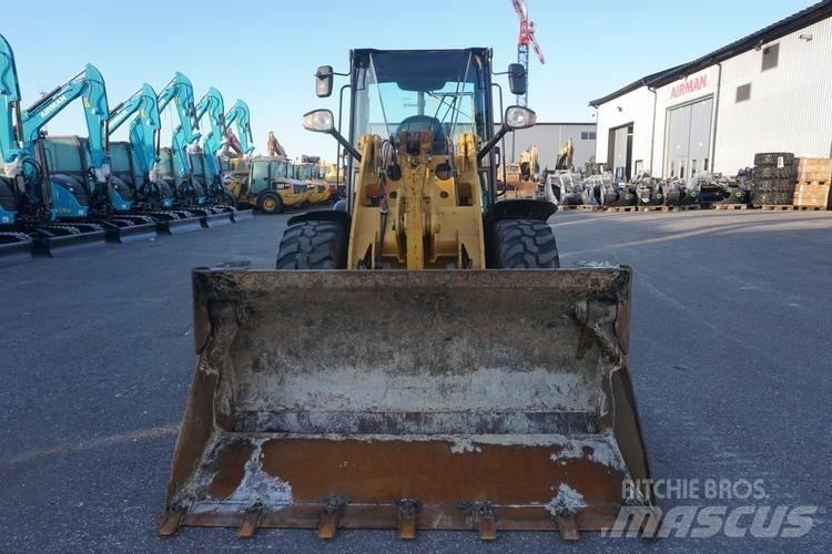 CAT 906 M Pyöräkuormaajat