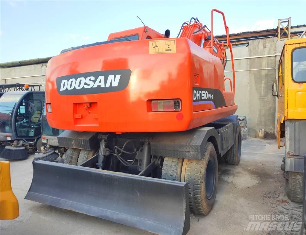 Doosan DH 150 W-7 Pyöräkaivukoneet