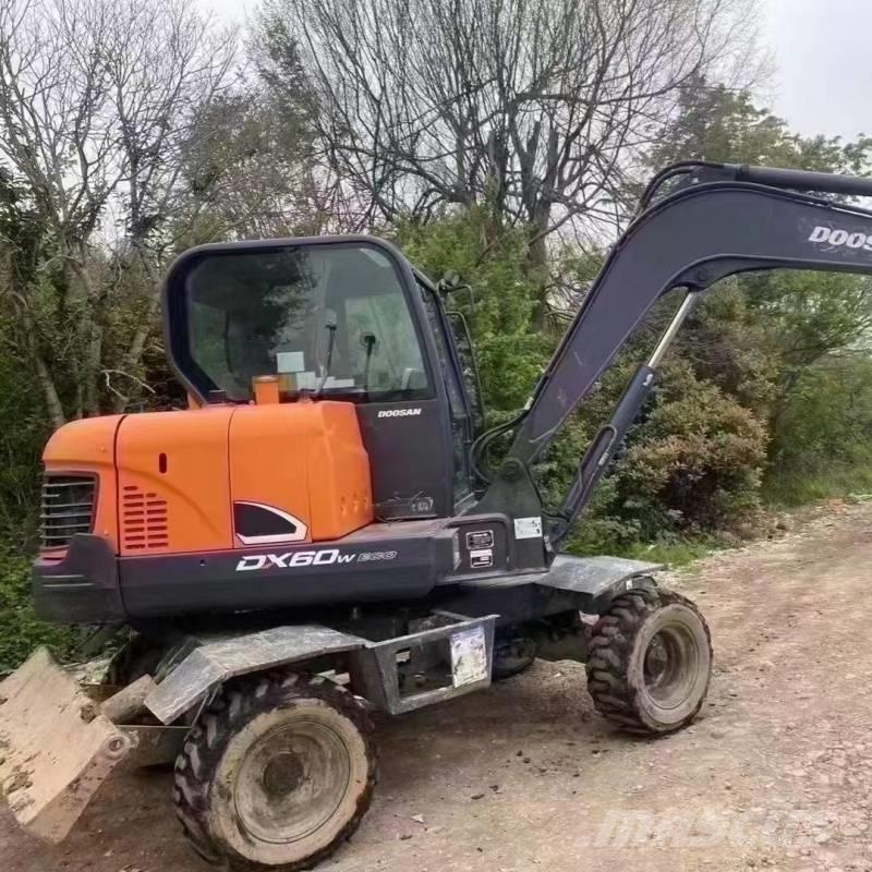 Doosan DX60W Pyöräkaivukoneet