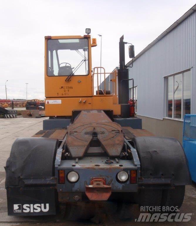 Sisu TRX 242 Terminaalitraktorit