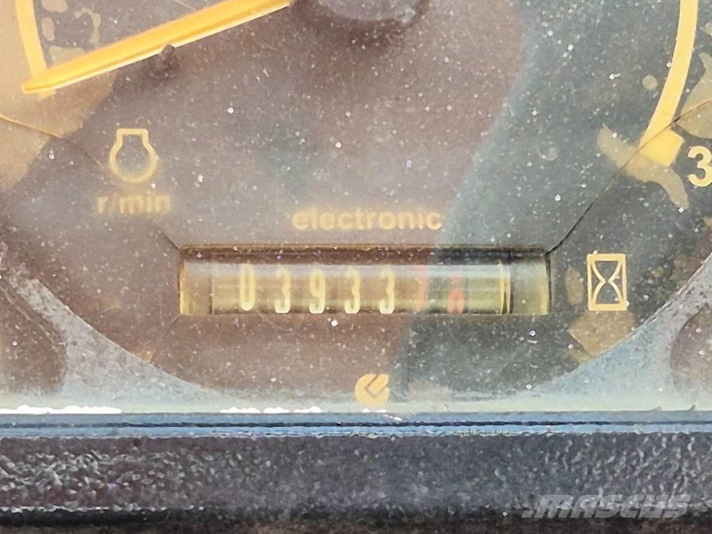 Lull 944E-42 Kurottajat