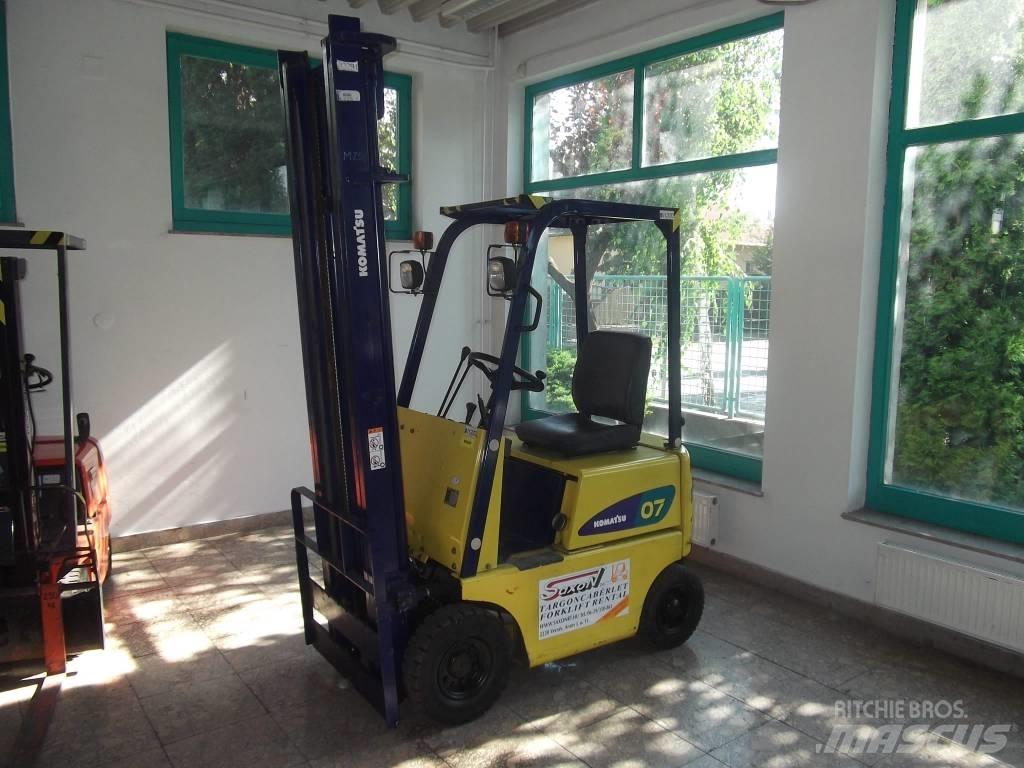 Komatsu FG07-3 Nestekaasutrukit
