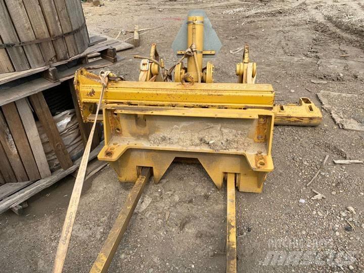 CAT 140 H Ripper Muut
