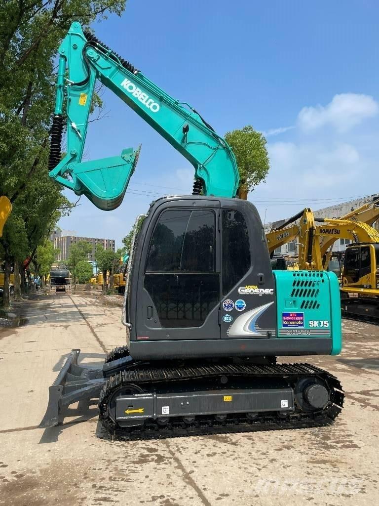 Kobelco SK 75 Minikaivukoneet < 7t