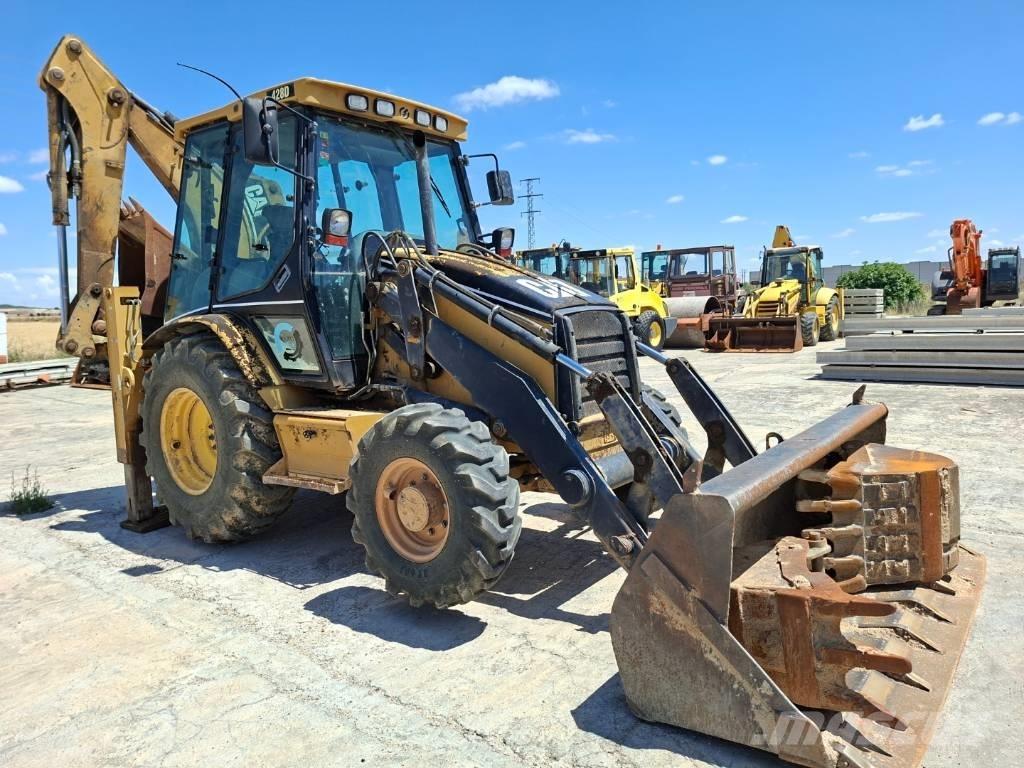 CAT 428 D Kaivurikuormaajat