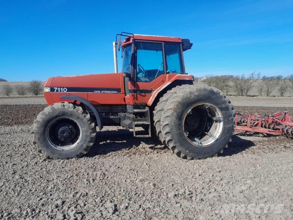 Case IH Magnum 7110 Traktorit