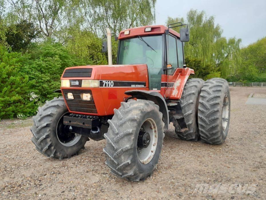 Case IH Magnum 7110 Traktorit
