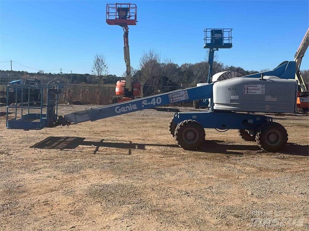 Genie S-40 Teleskooppipuominostimet