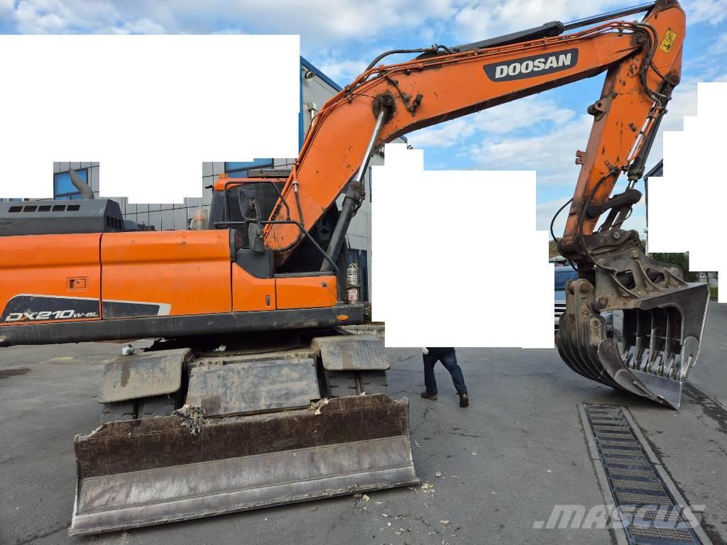 Doosan DX 210 W Pyöräkaivukoneet