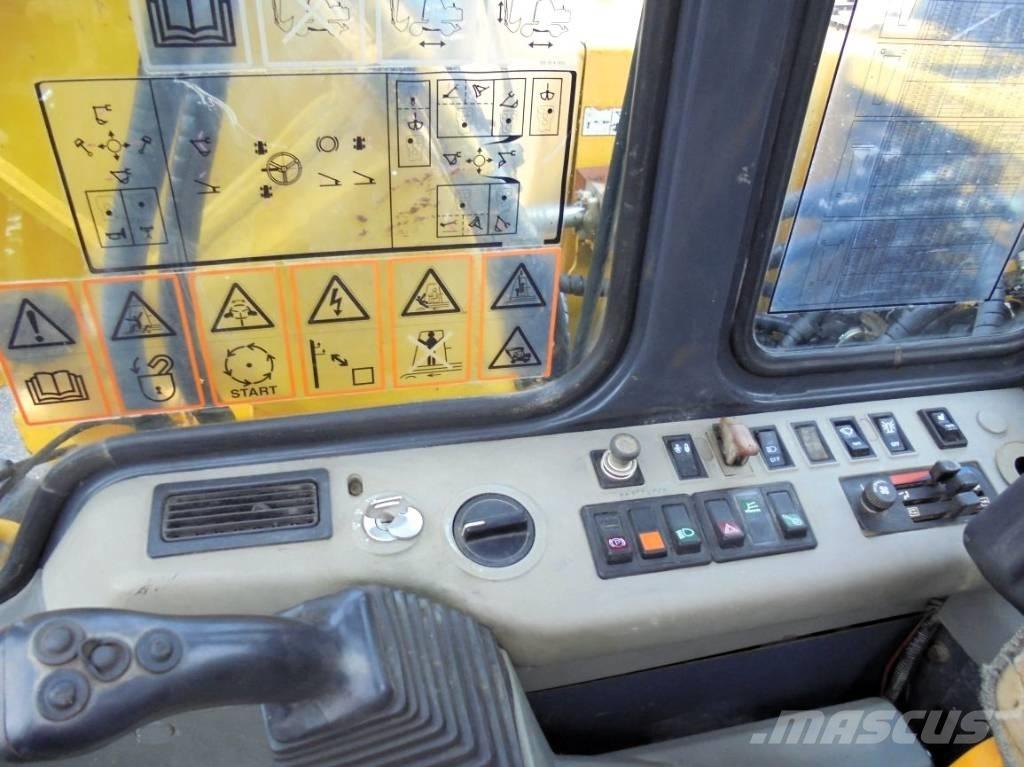 Komatsu PW 130ES-6K Pyöräkaivukoneet