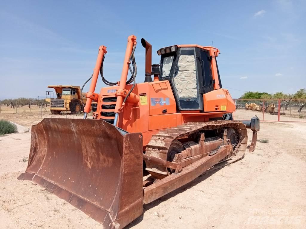 Fiat-Hitachi D 180 Telaketjupuskutraktorit