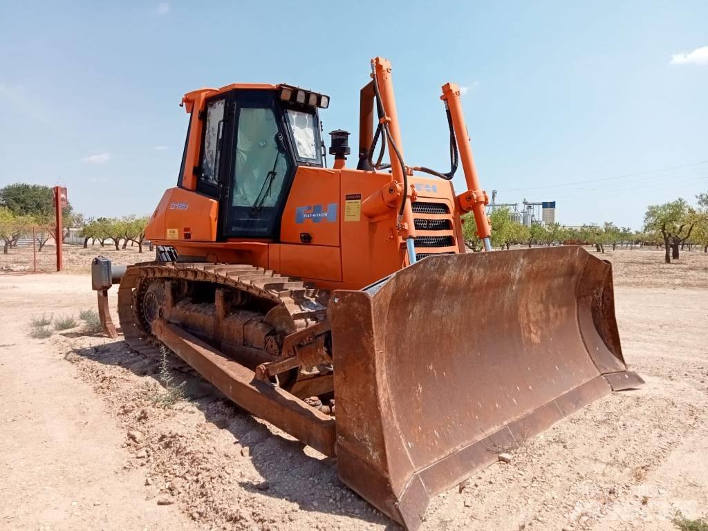 Fiat-Hitachi D 180 Telaketjupuskutraktorit