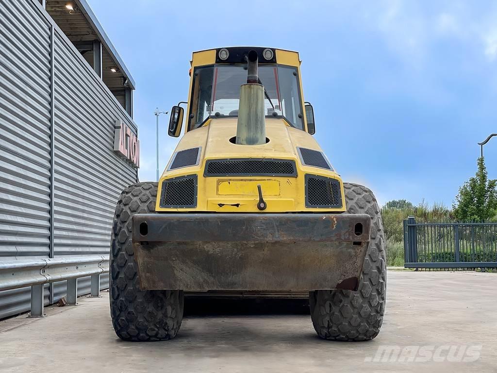 Bomag BW 213 DH-4 Yksivalssijyrät