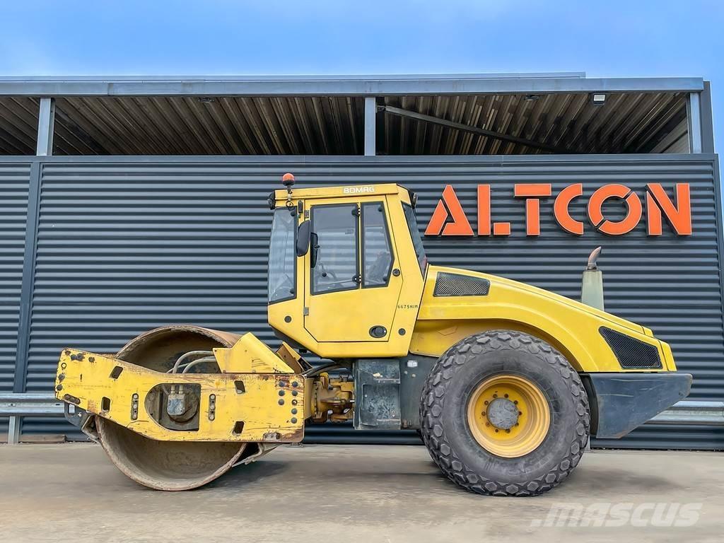 Bomag BW 213 DH-4 Yksivalssijyrät