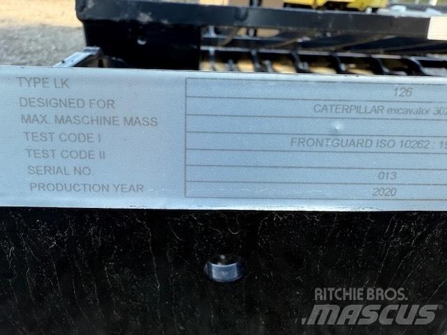 CAT CABIN SECURITY Ohjaamo ja sisusta